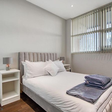 Appartement Cosy 1-Bed By Heathrow Airport à Londres Extérieur photo